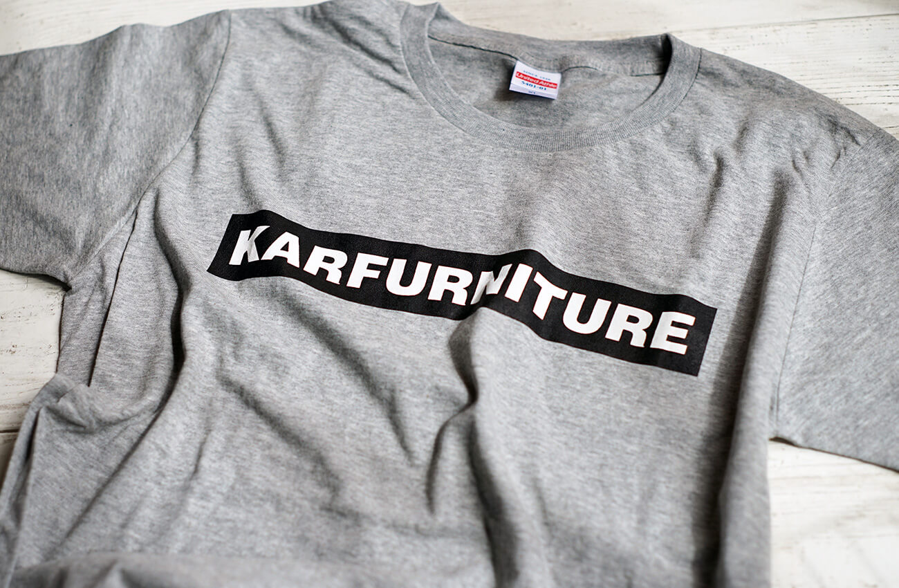 karf T-shirt｜古着好きゆえ、文字サイズやフォント選びはもちろんインクの質感まで着込んだ先の表情を見据えてデザイン。